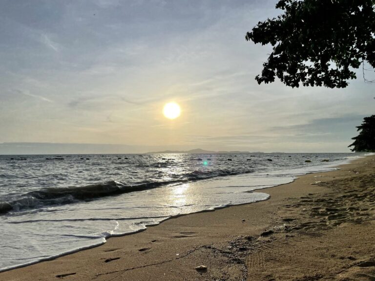 Jomtien strand naplementekor